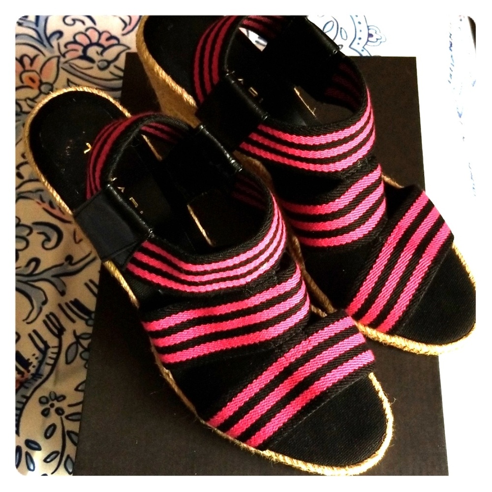 Tahari espadrille wedge